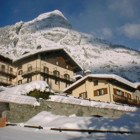 Hotel Ottoz Meuble Courmayeur Exteriér fotografie
