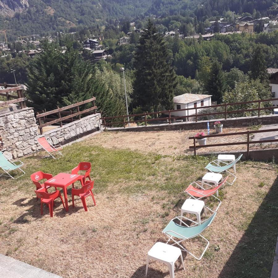 Hotel Ottoz Meuble Courmayeur Exteriér fotografie