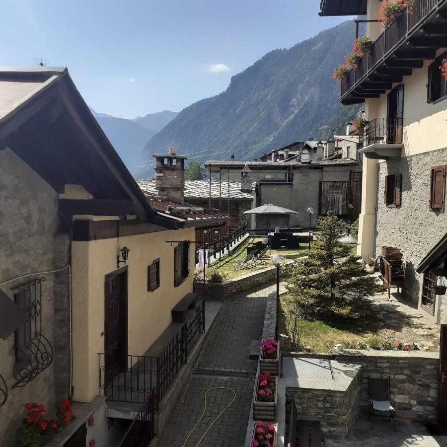 Hotel Ottoz Meuble Courmayeur Exteriér fotografie