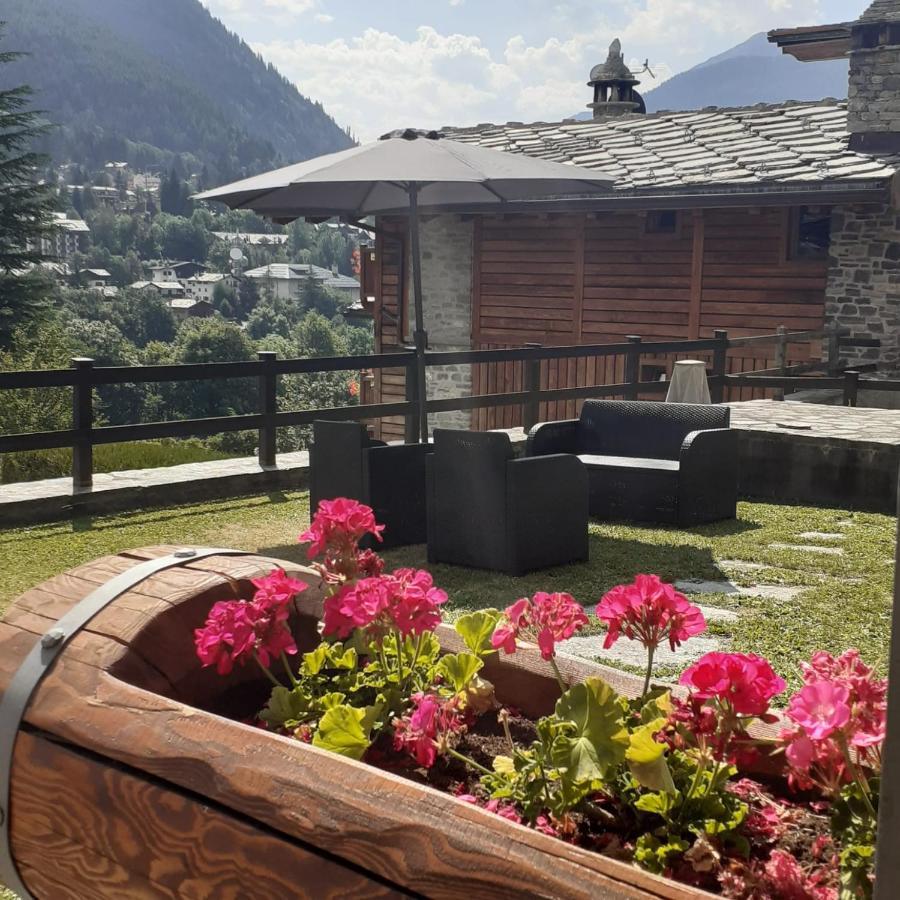 Hotel Ottoz Meuble Courmayeur Exteriér fotografie