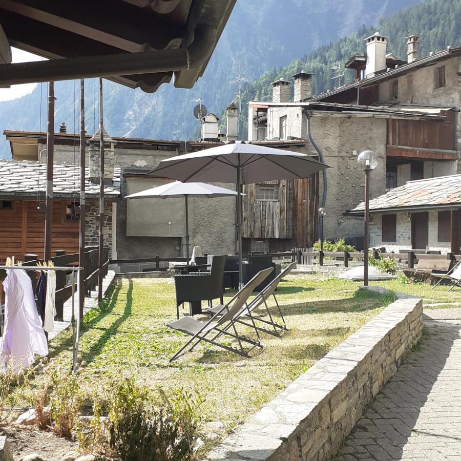Hotel Ottoz Meuble Courmayeur Exteriér fotografie