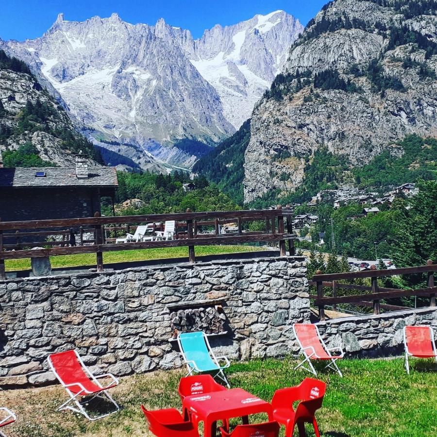Hotel Ottoz Meuble Courmayeur Exteriér fotografie