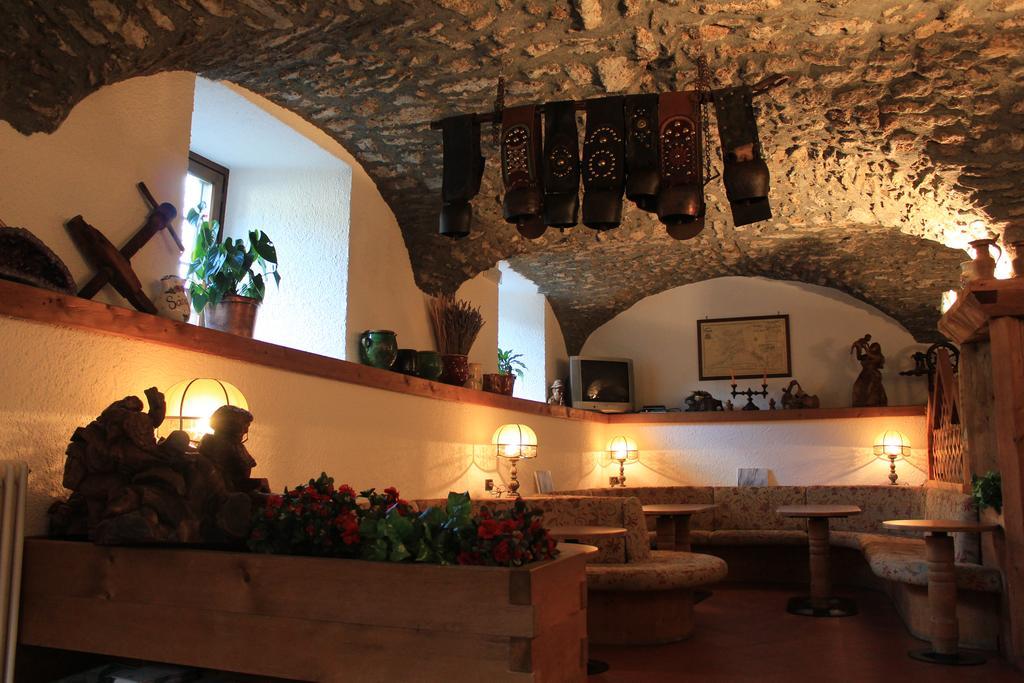 Hotel Ottoz Meuble Courmayeur Exteriér fotografie