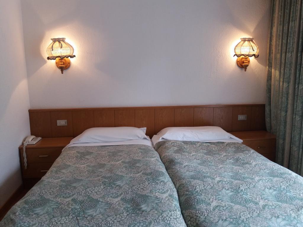 Hotel Ottoz Meuble Courmayeur Exteriér fotografie