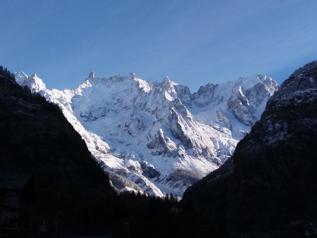 Hotel Ottoz Meuble Courmayeur Exteriér fotografie