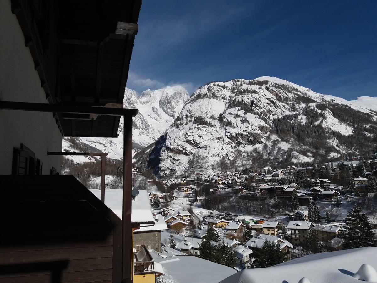 Hotel Ottoz Meuble Courmayeur Exteriér fotografie