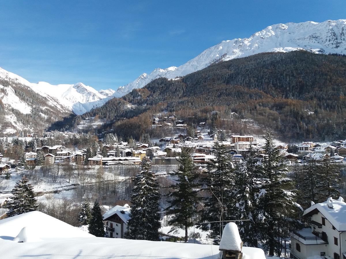 Hotel Ottoz Meuble Courmayeur Exteriér fotografie