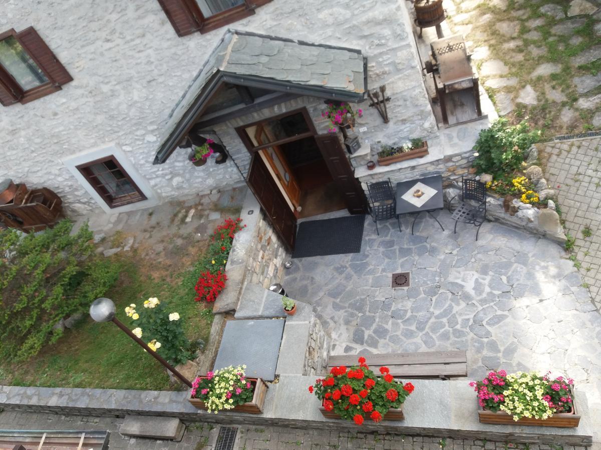Hotel Ottoz Meuble Courmayeur Exteriér fotografie