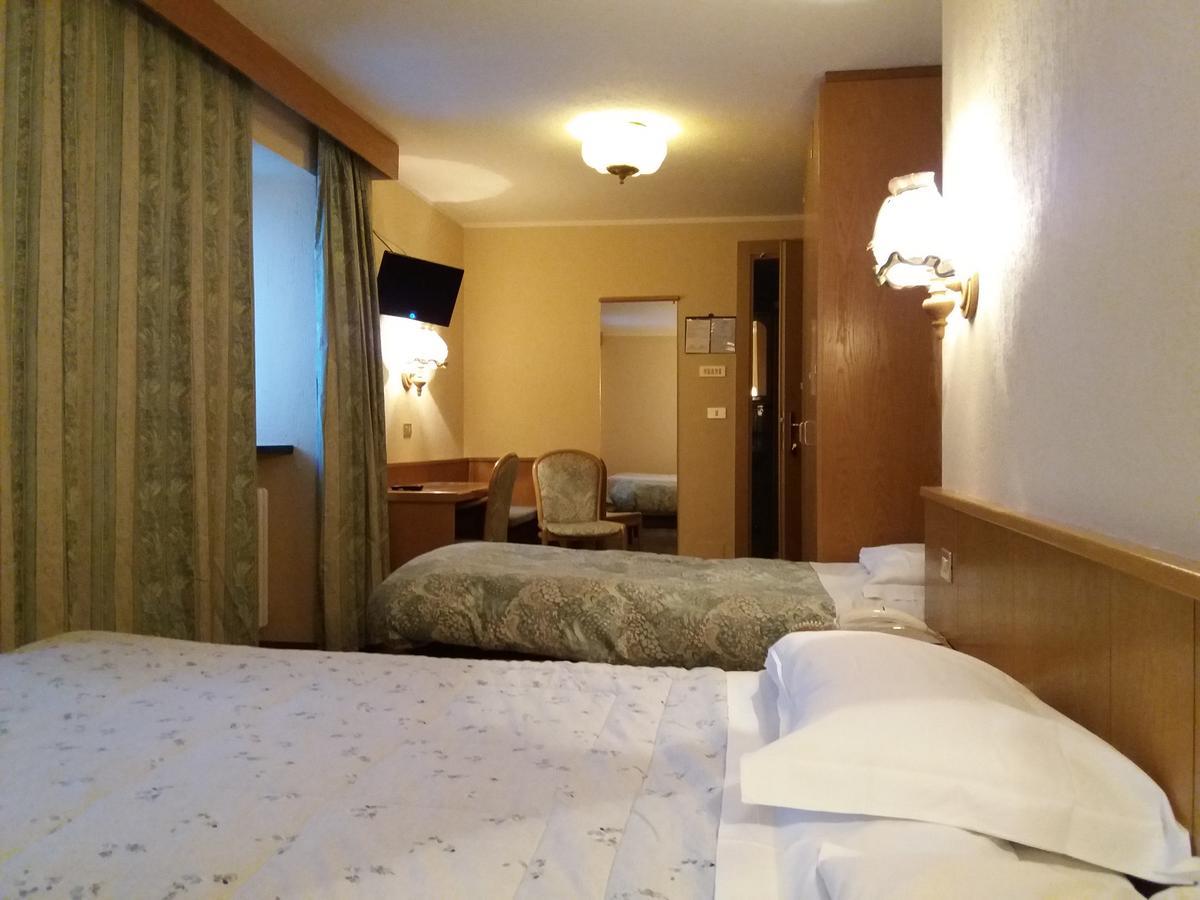 Hotel Ottoz Meuble Courmayeur Exteriér fotografie