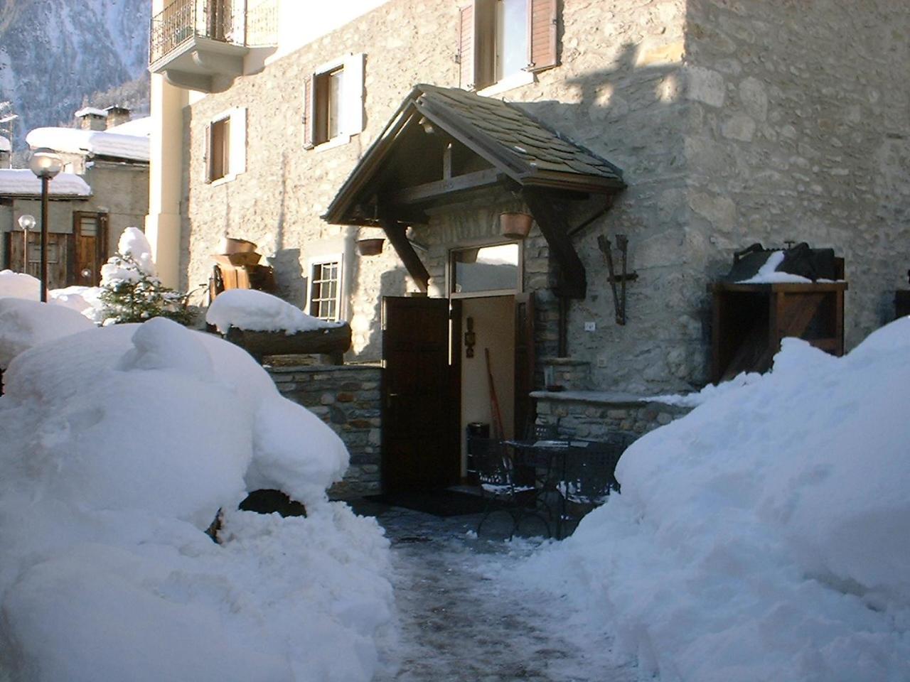 Hotel Ottoz Meuble Courmayeur Exteriér fotografie