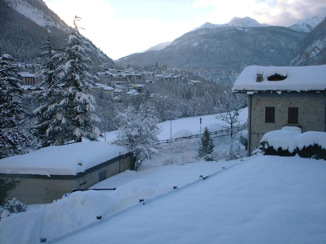 Hotel Ottoz Meuble Courmayeur Exteriér fotografie