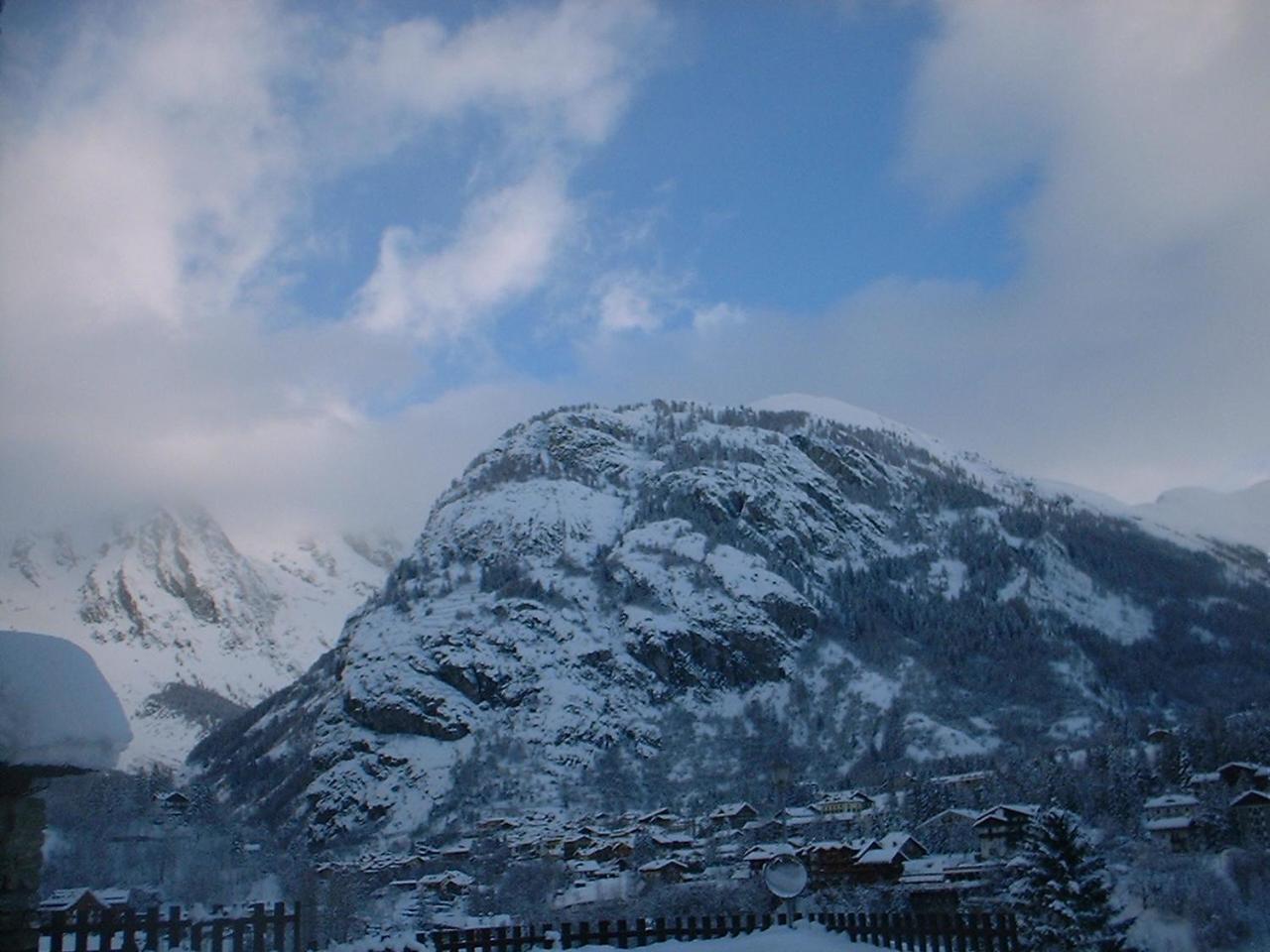 Hotel Ottoz Meuble Courmayeur Exteriér fotografie