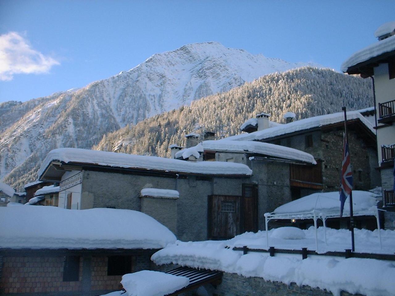 Hotel Ottoz Meuble Courmayeur Exteriér fotografie